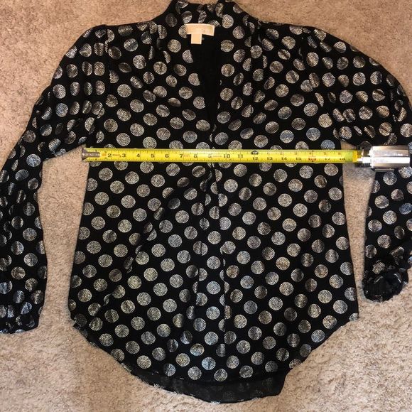MICHAEL KORS Optic Foil Inverted-Pleat Top, Black Silver Blouse, Sz Small MP $98 - Picture 11 of 12